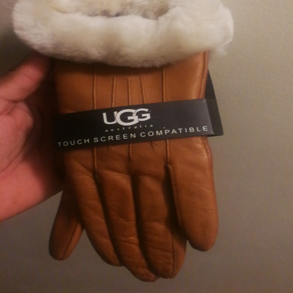 Ugg touchscreen compatible gloves